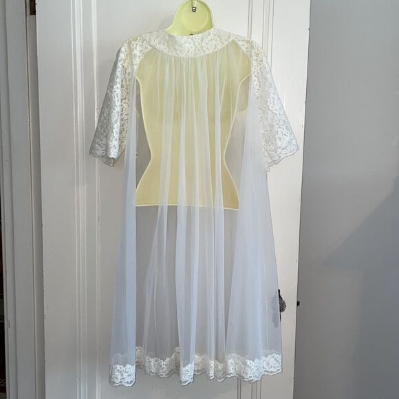 Gorgeous Vtg 50s/60s Shadowline white nightgown & robe set - Picture 10 of 12